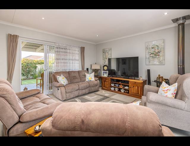 3 BEDROOM FREESTANDING SOLD IN SUNNINGDALE